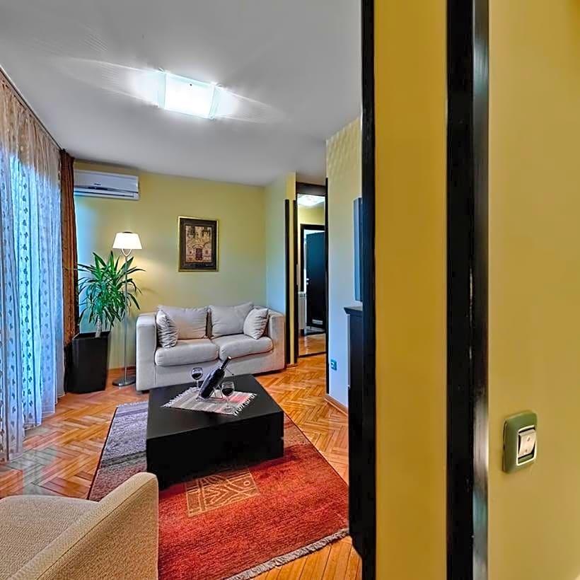 HOTEL PRESIDENT 20/37