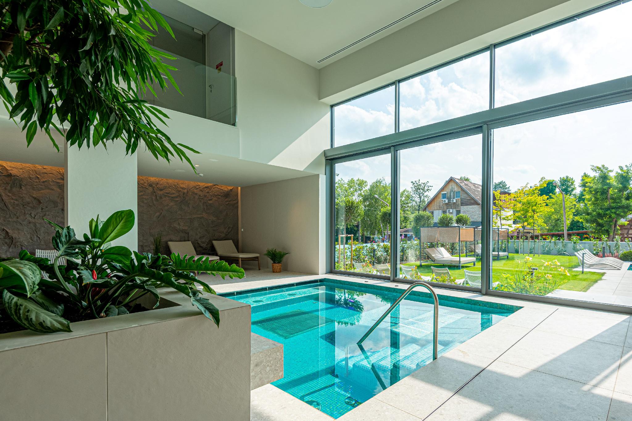 REED Luxury Hotel by Balaton (REED Boutique Hotel & Bistro) 9/25
