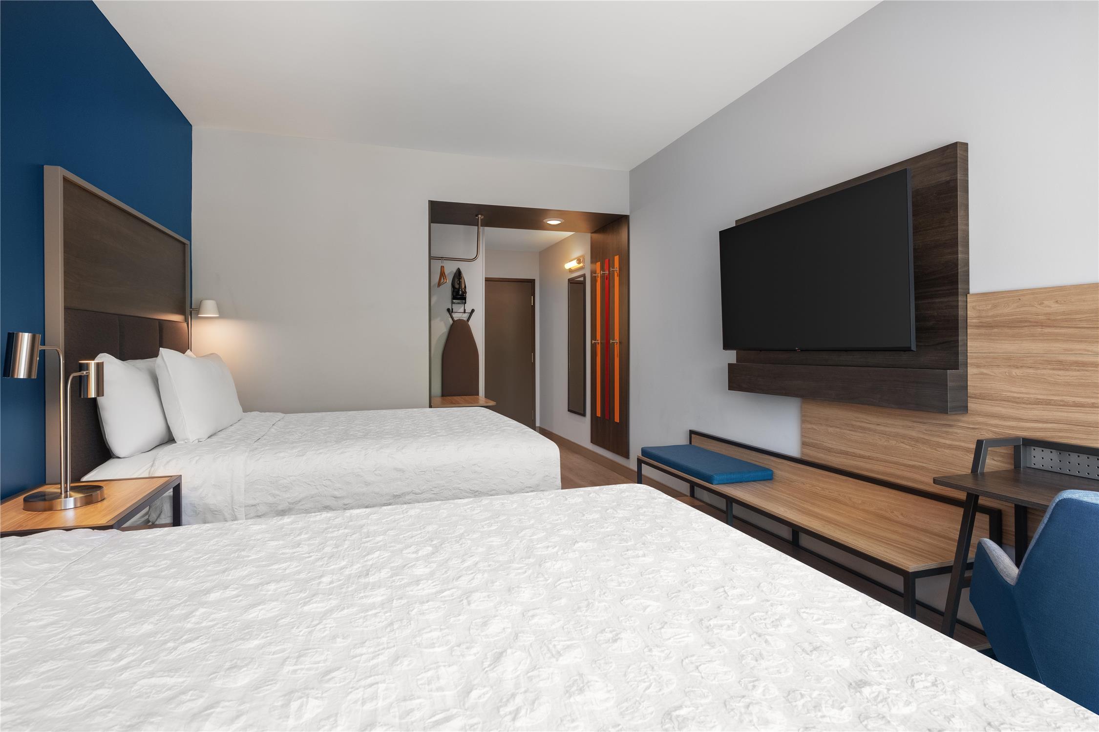ROOM, 2 QUEEN BEDS