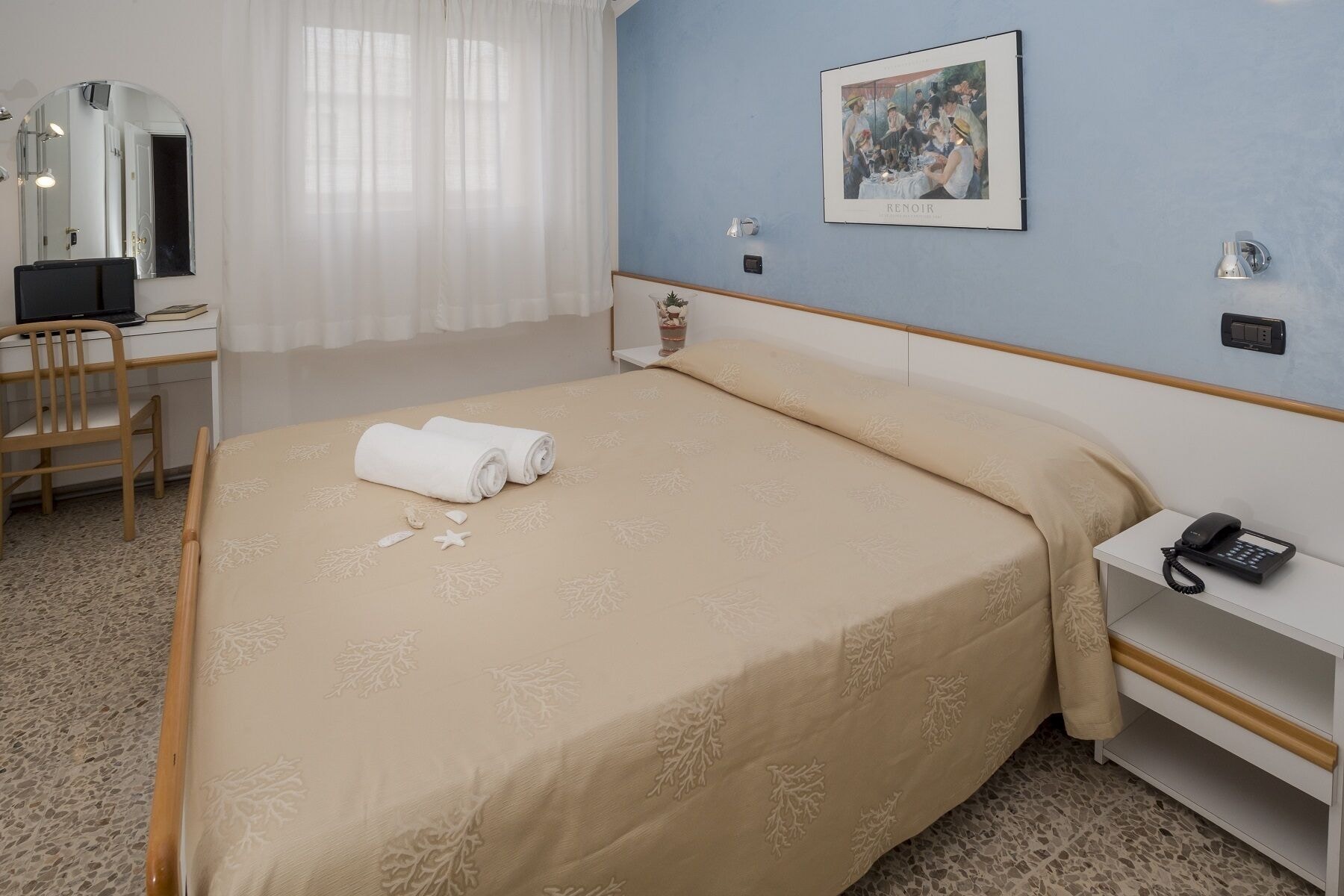 BASIC, DOUBLE OR TWIN BED