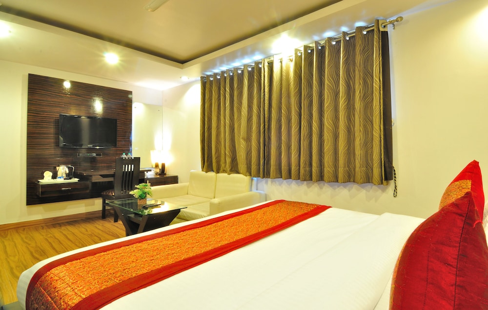Hotel Elegance New Delhi Railway 11/21
