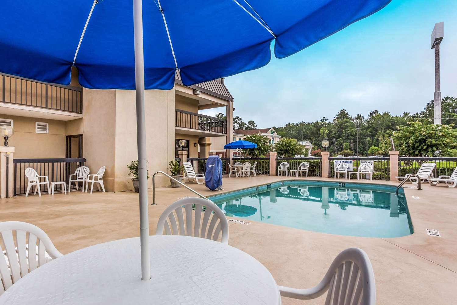 Quality Inn Walterboro I-95 16/16