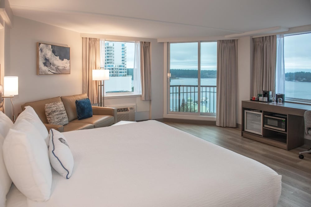 Coast, Premium, King Bed, Ocean View, Harbour View