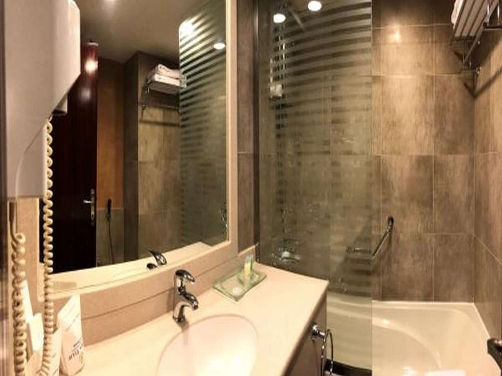 فندق جولدن توليب الخبر كورنيش(Golden Tulip Al Khobar) 24/81