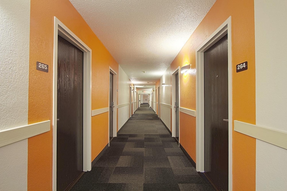 Motel6 Piscataway, NJ 38/63