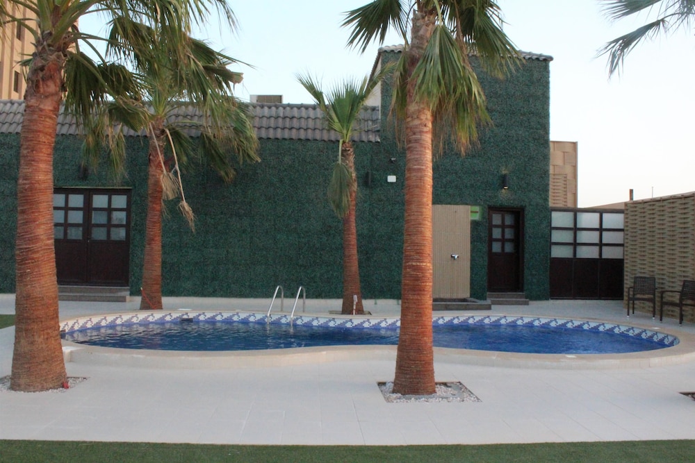 Golden Tulip Al Khobar Suite Hotel photo4