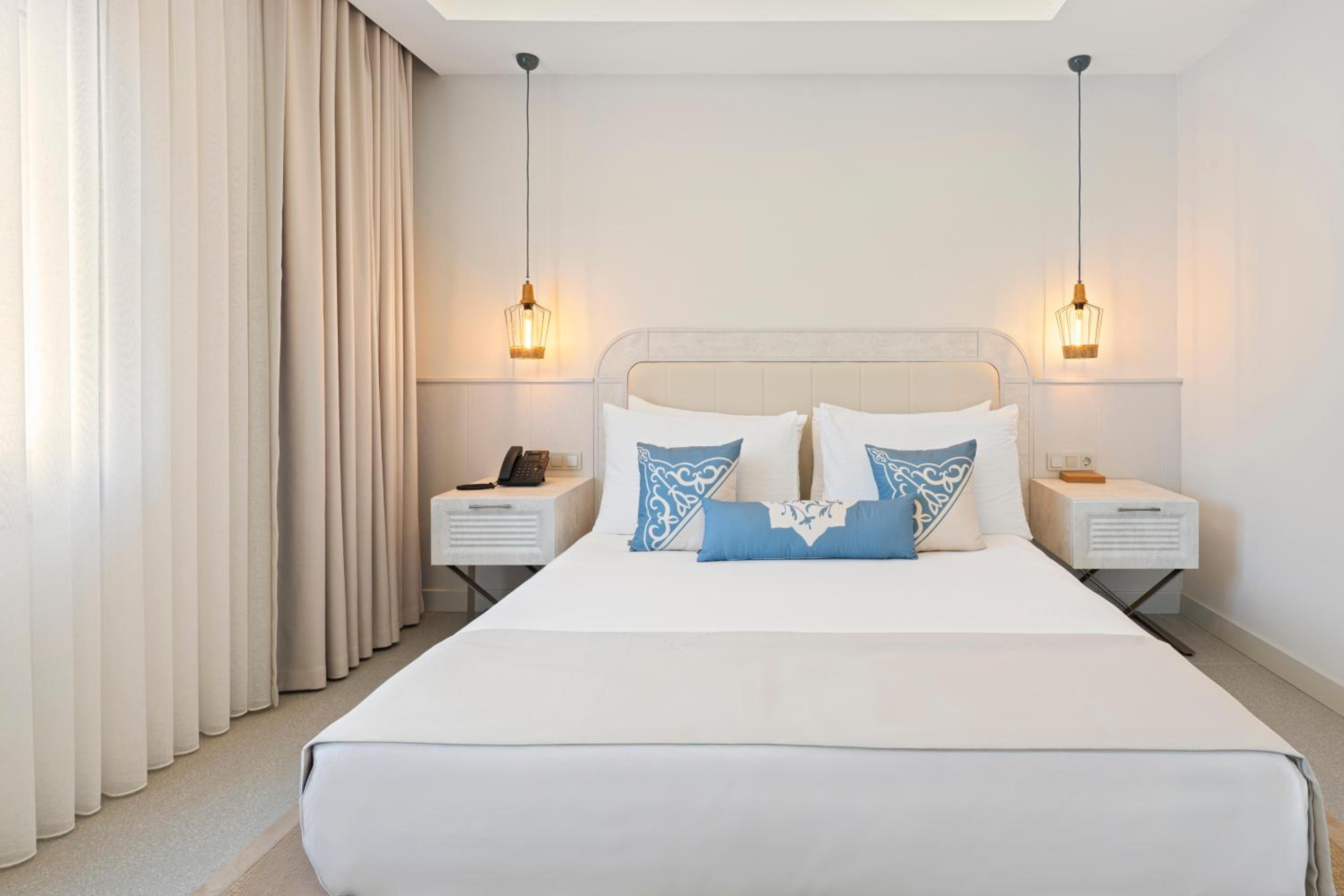 Room, Double Bed, Balcony