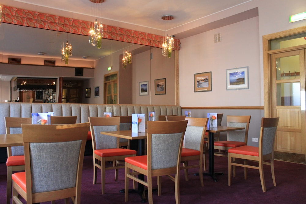 Mackays Hotel Wick 34/50
