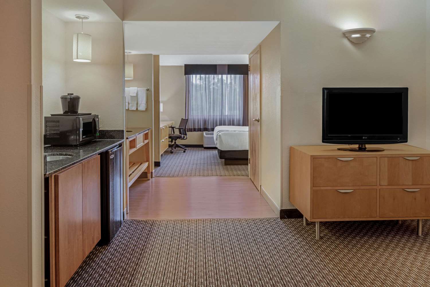 La Quinta Inn Suites By Wyndham Naples Downtown 41/48