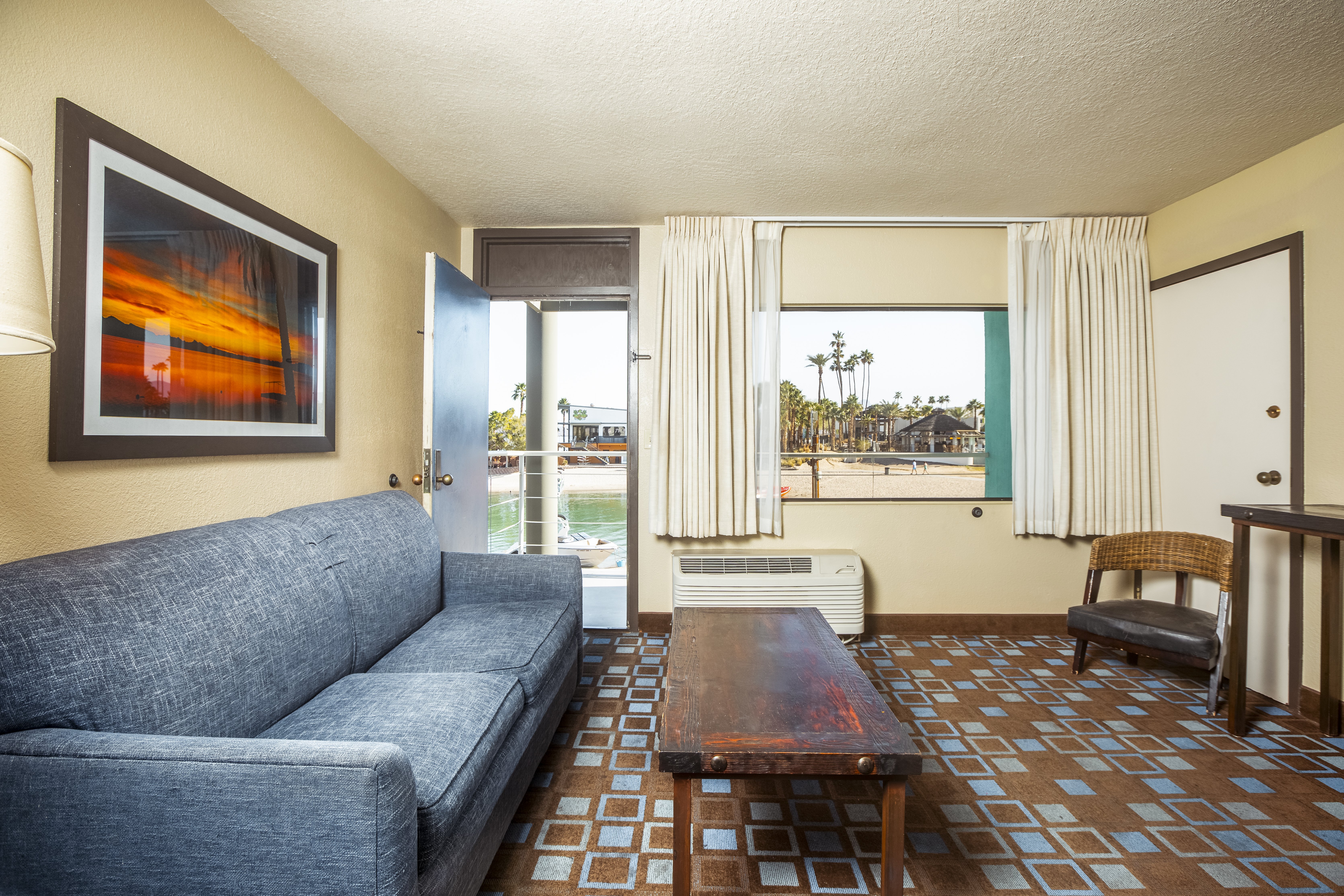 The Nautical Beachfront Resort 48/70