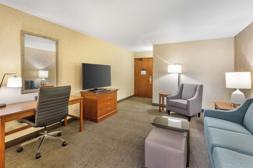 Drury Inn & Suites Phoenix Tempe 46/50