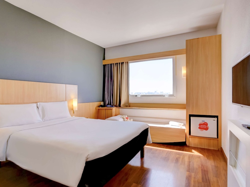 Ibis Vitoria Praia Do Canto 31/75