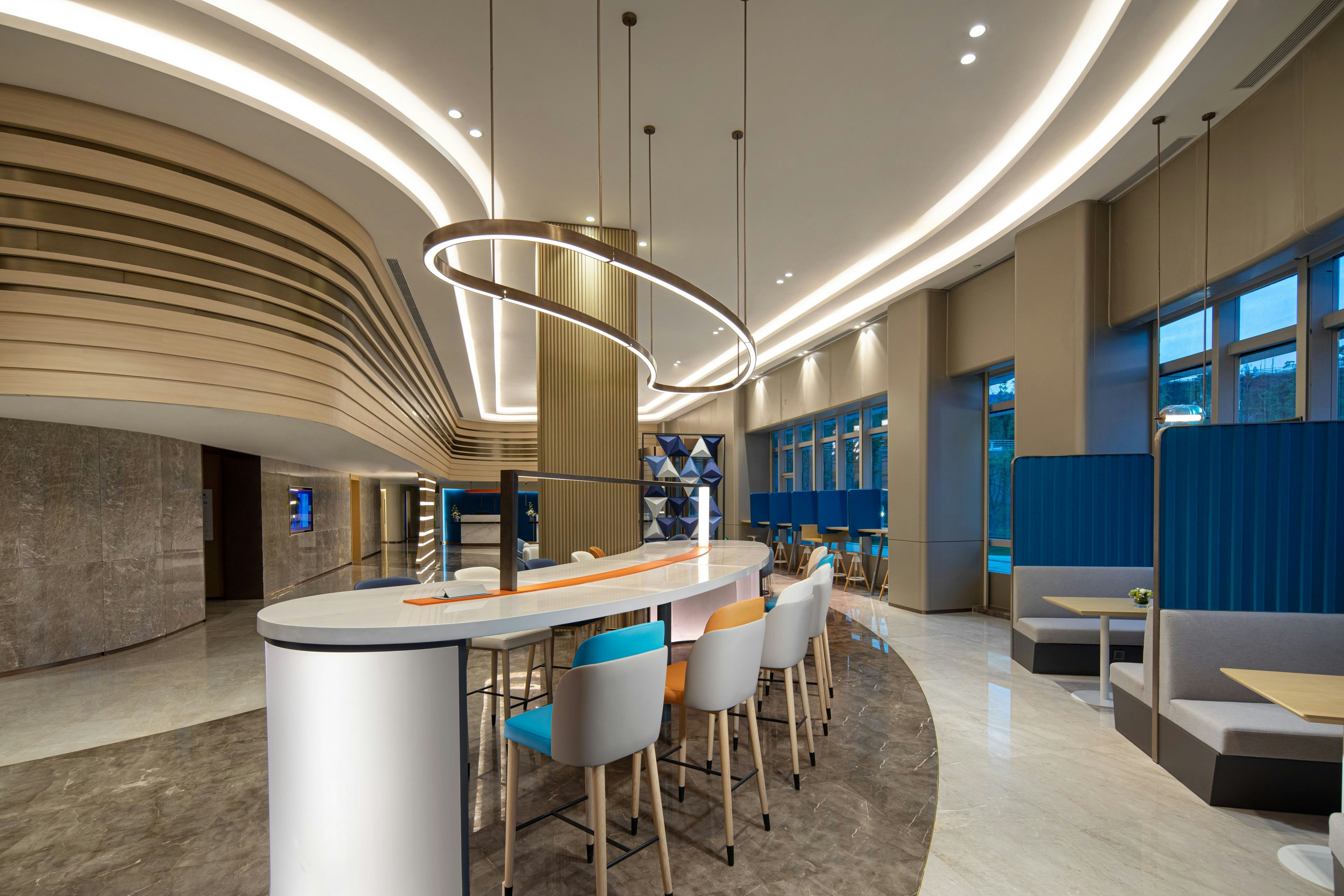 Holiday Inn Express Yibin 35/39