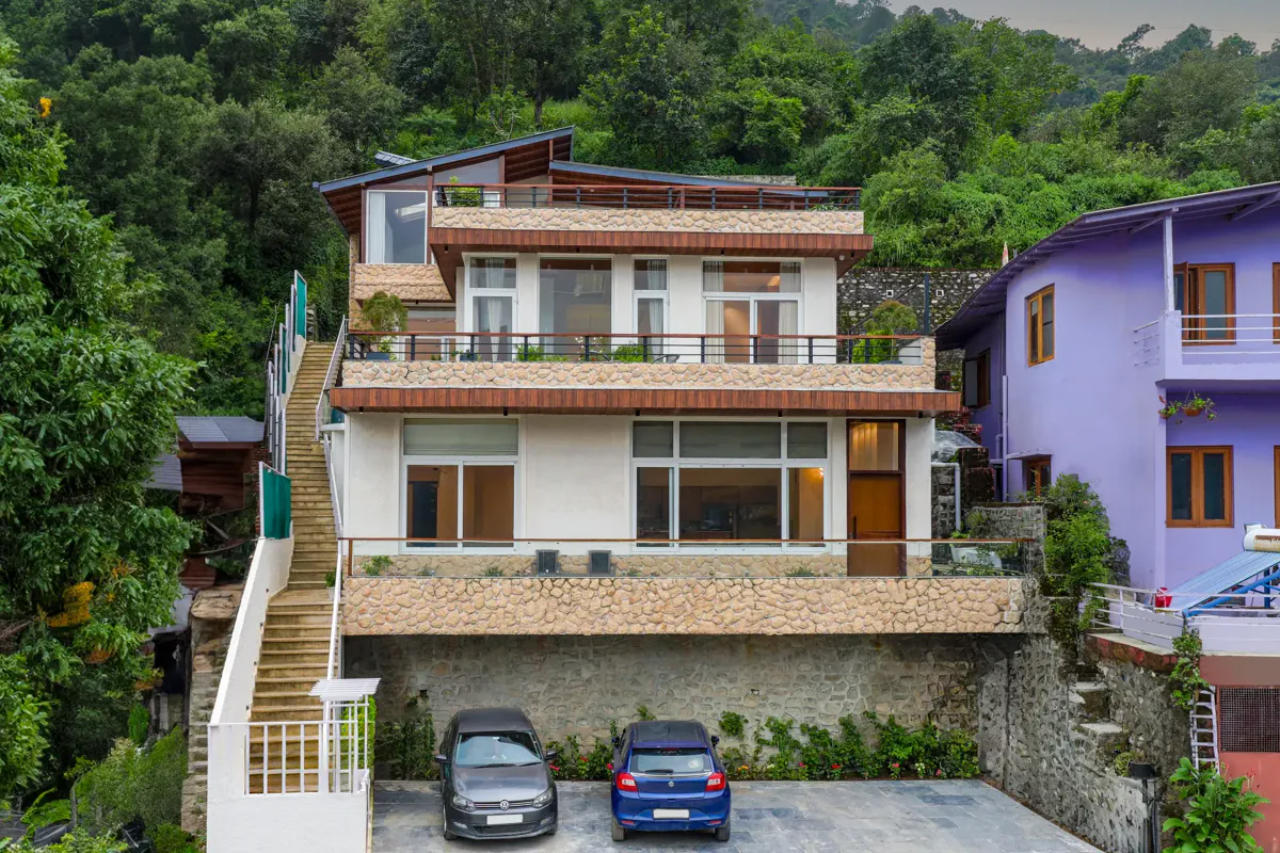 ELIVAAS 3 BHK with Terrace Near Lake View Antarmann Casa Mirage