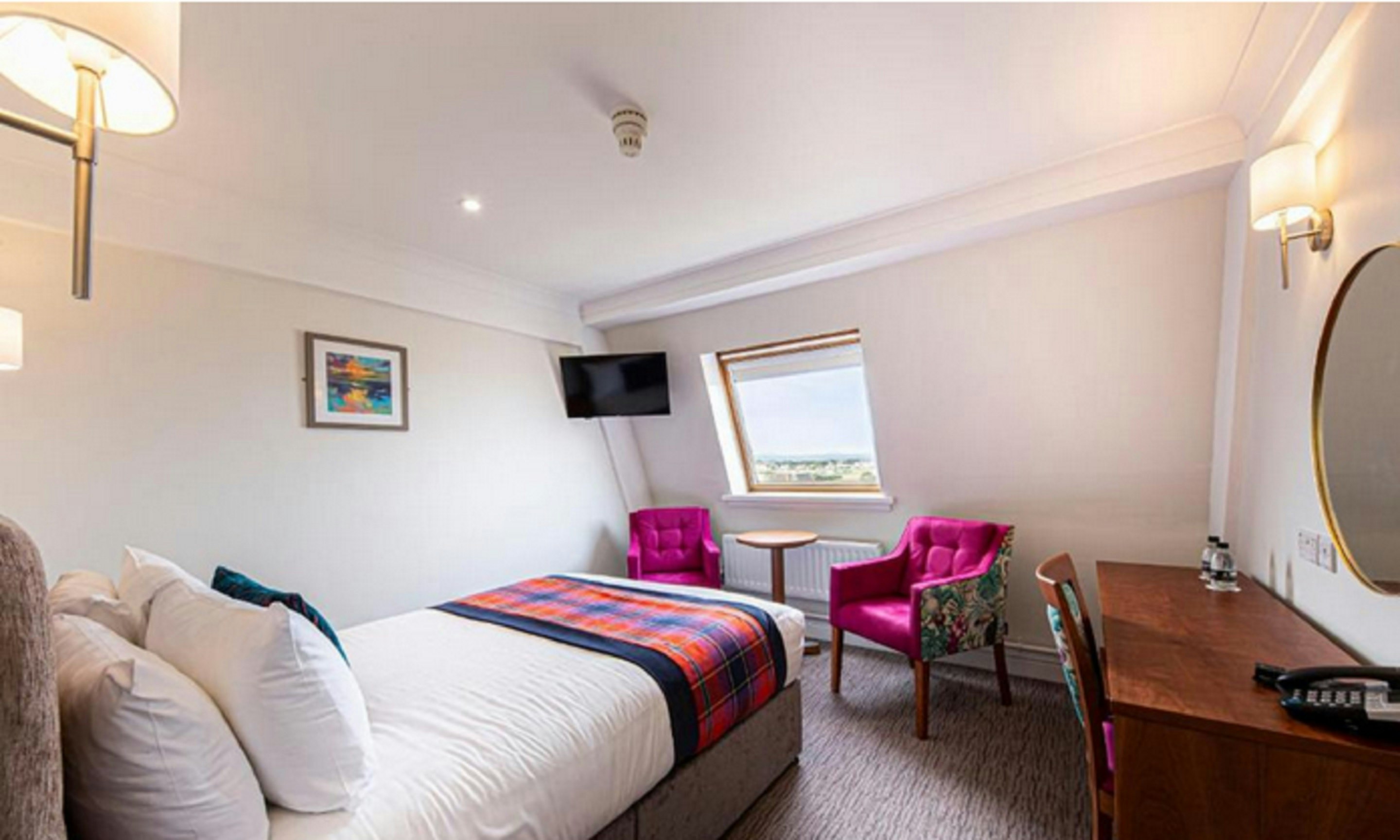The Beaches Hotel 20/100