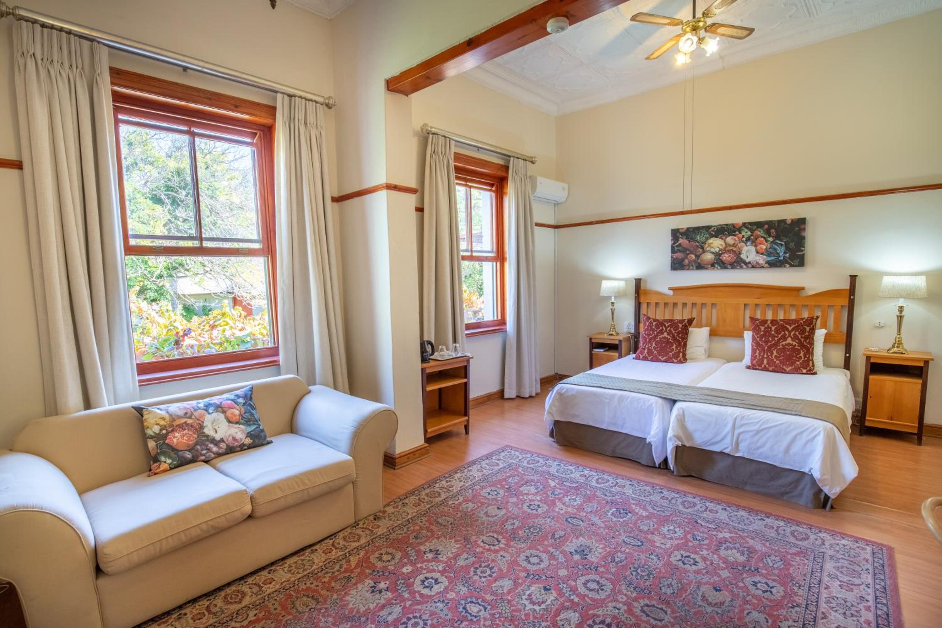 Victorian, Luxury, Twin Beds