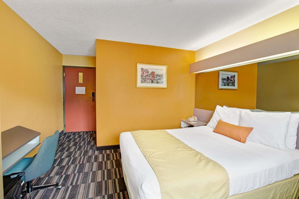 Microtel Inn And Suites Gatlinburg 11/29