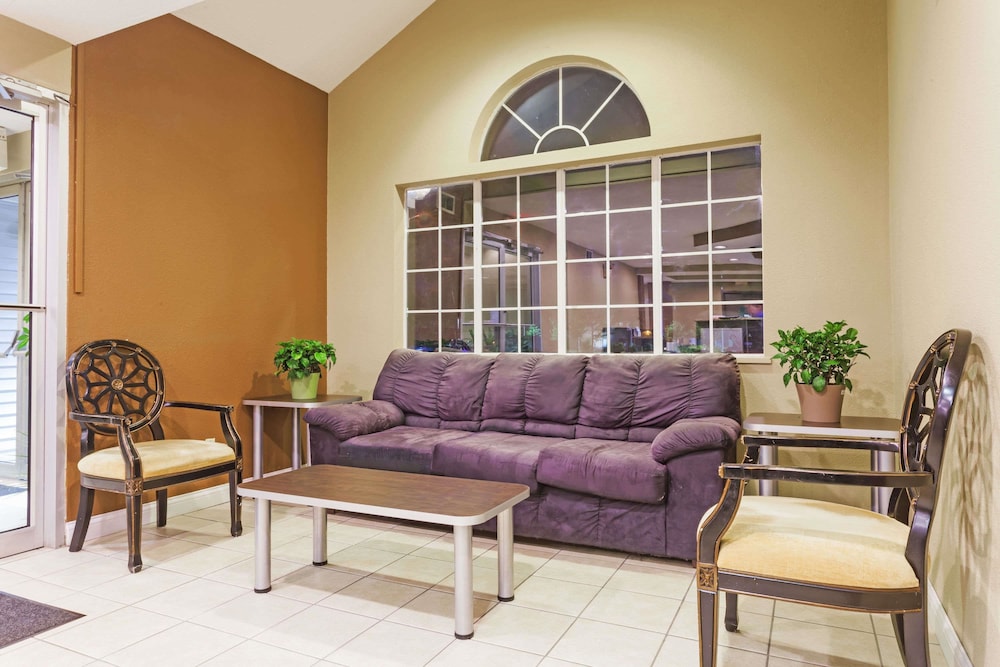 Microtel Inn & Suites by Wyndham Lexington 19/30