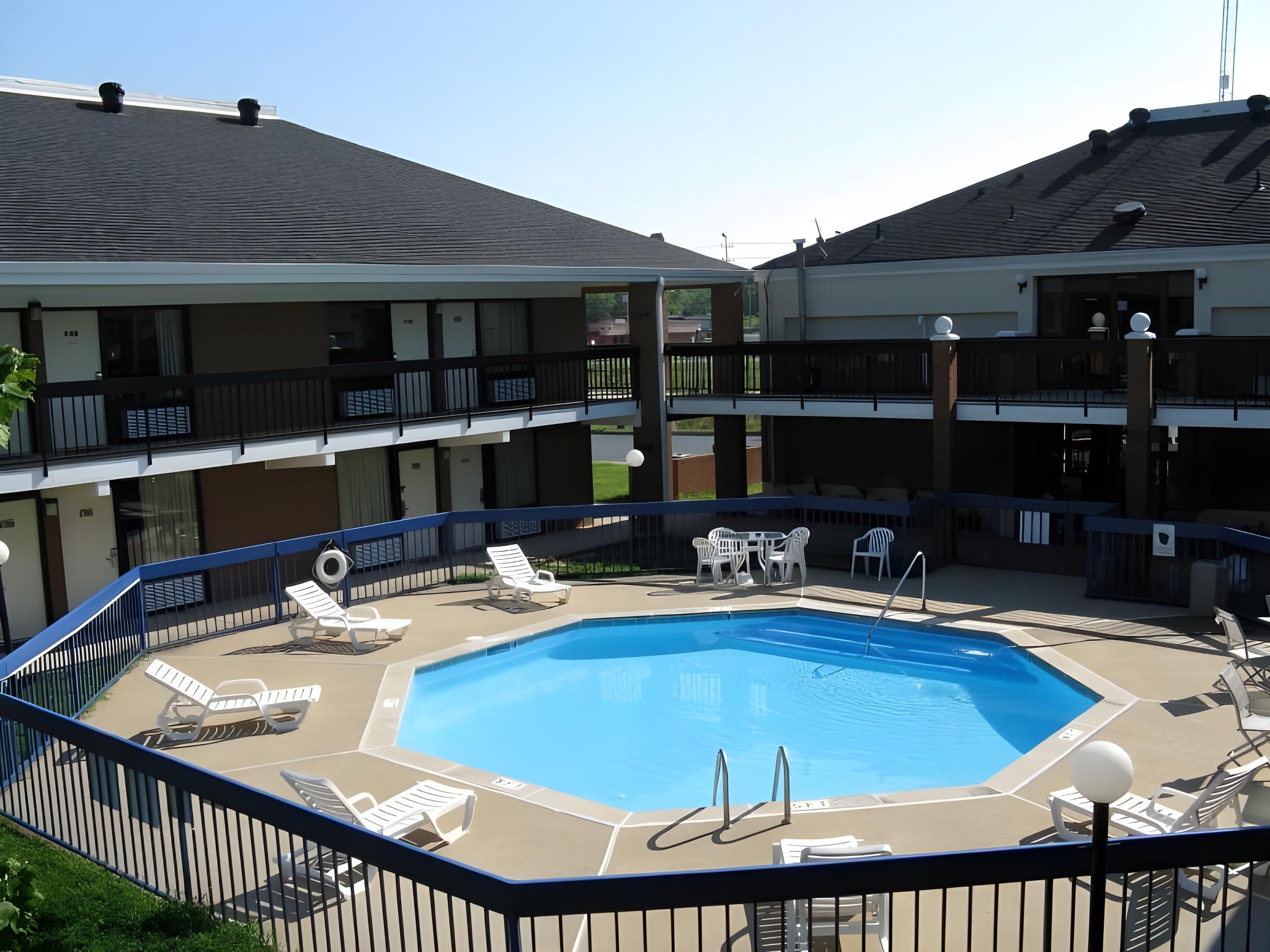 WALKING HORSE LODGE LEWISBURG 5/6