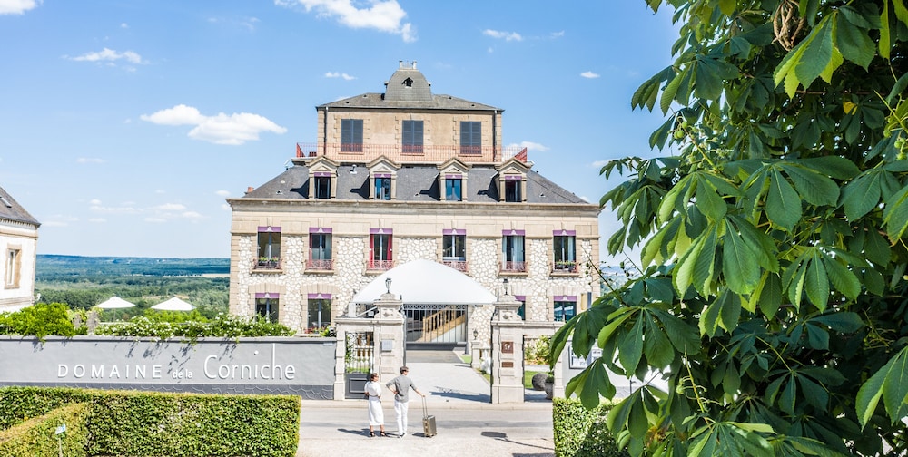 Domaine De La Corniche 69/73
