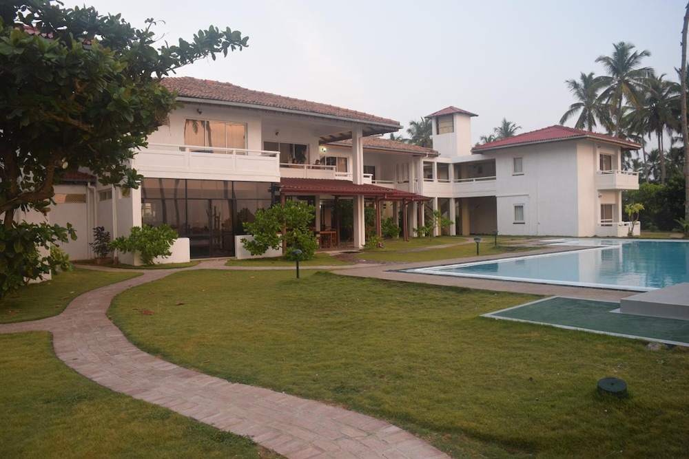 Sanmali Beach 32/41