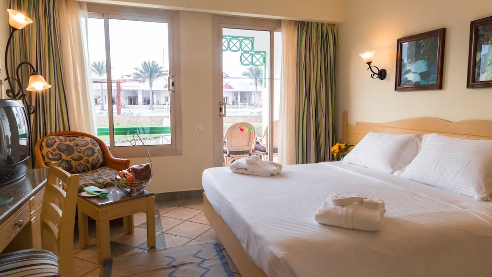 Invidia Coral Beach Tiran 46/137