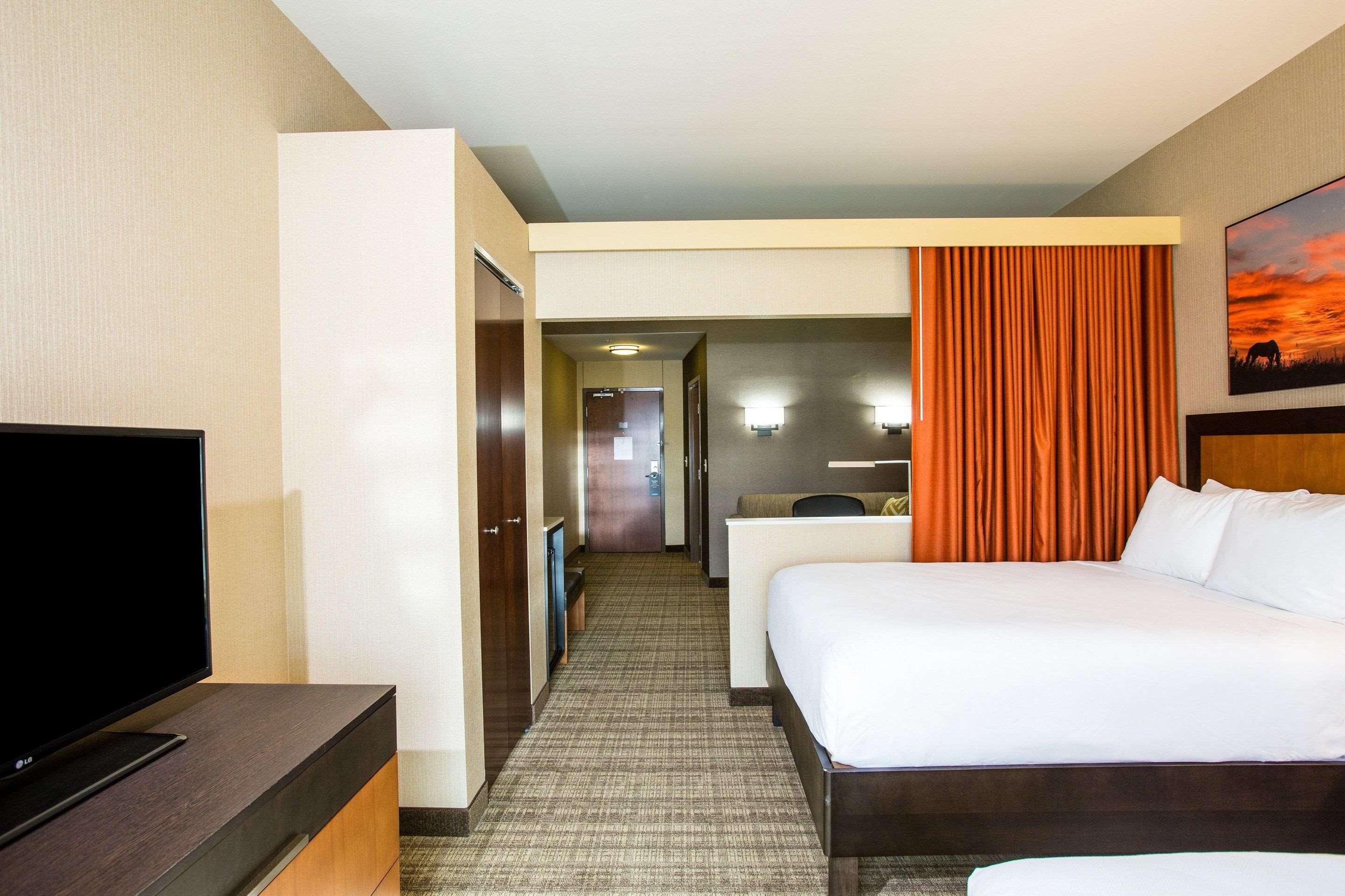 SUITE, 2 QUEEN BEDS, ACCESSIBLE