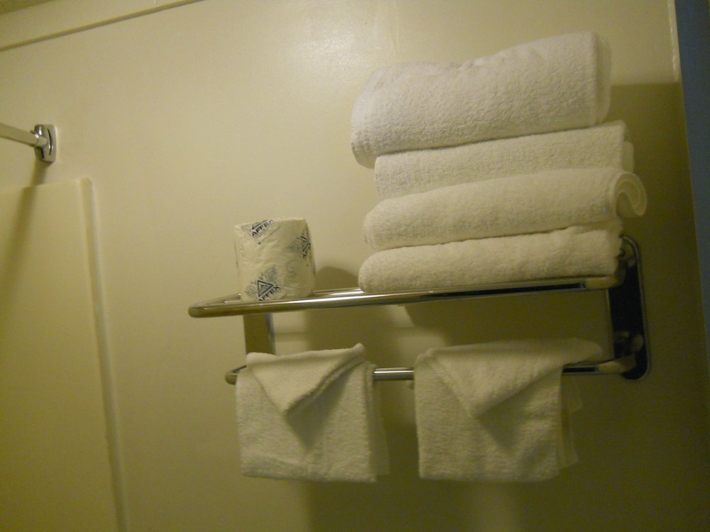 Value Inn Milwaukee South 28/47
