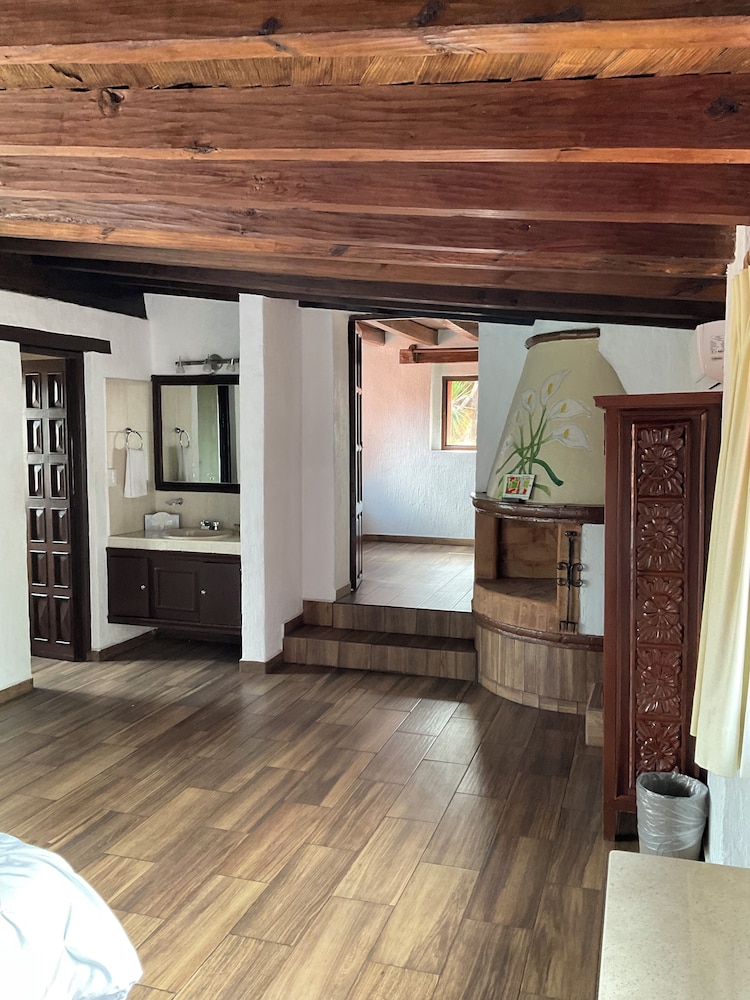 Villa San Jose Hotel And Suites 4/50