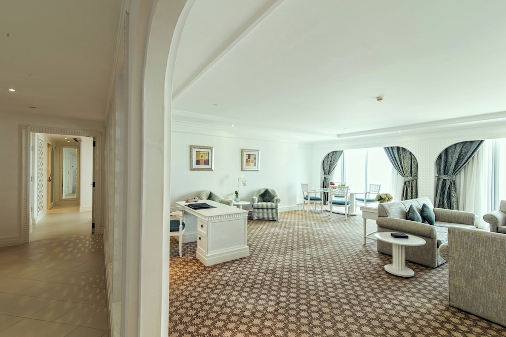 Al Habtoor Grand Resort, Autograph Collection 41/75