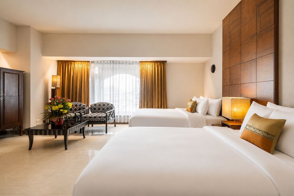 Indra Regent Hotel 20/82