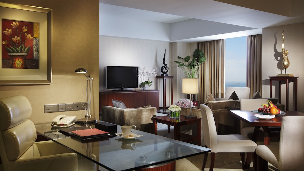 Crowne Plaza Yantai Seaview 44/82