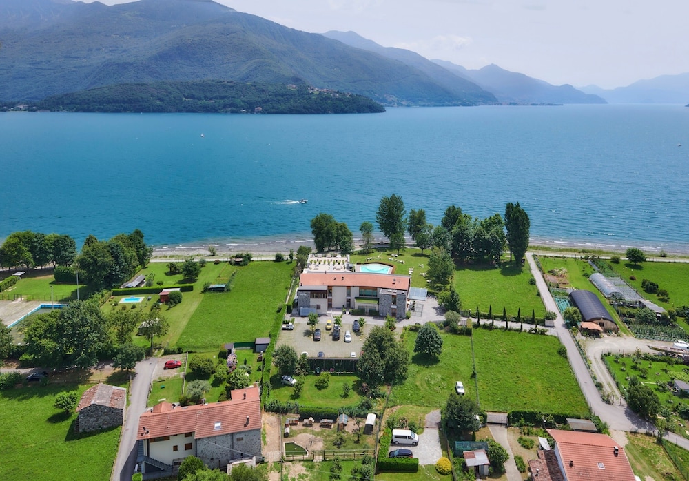 Tullio Hotel 40/47