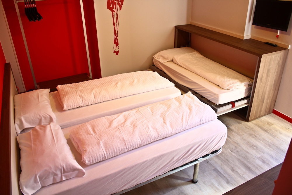 Hotel Nologo 49/72