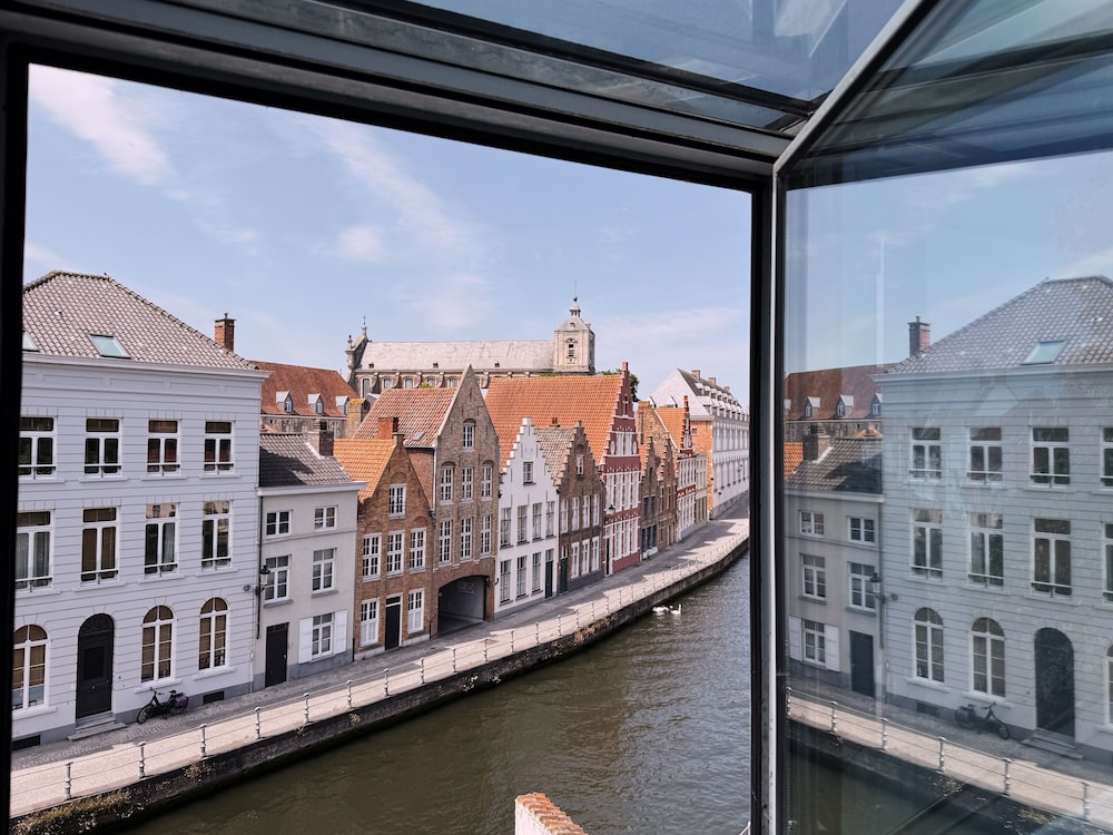 Hotel Van Cleef 64/72
