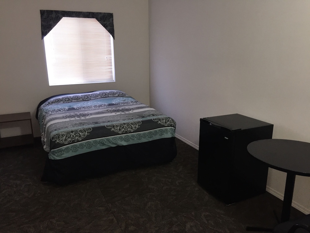 Invermere Hostel 10/30