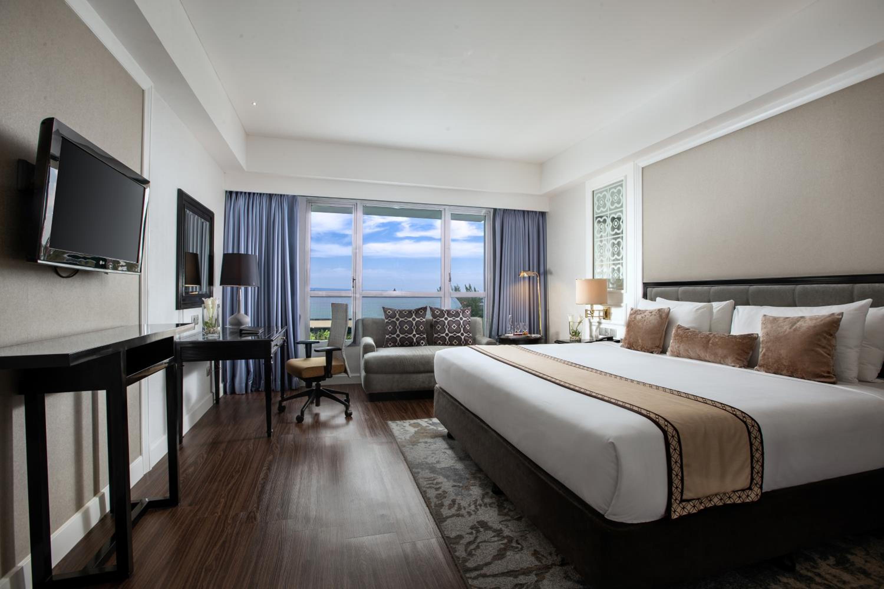 The Level, Guest Room