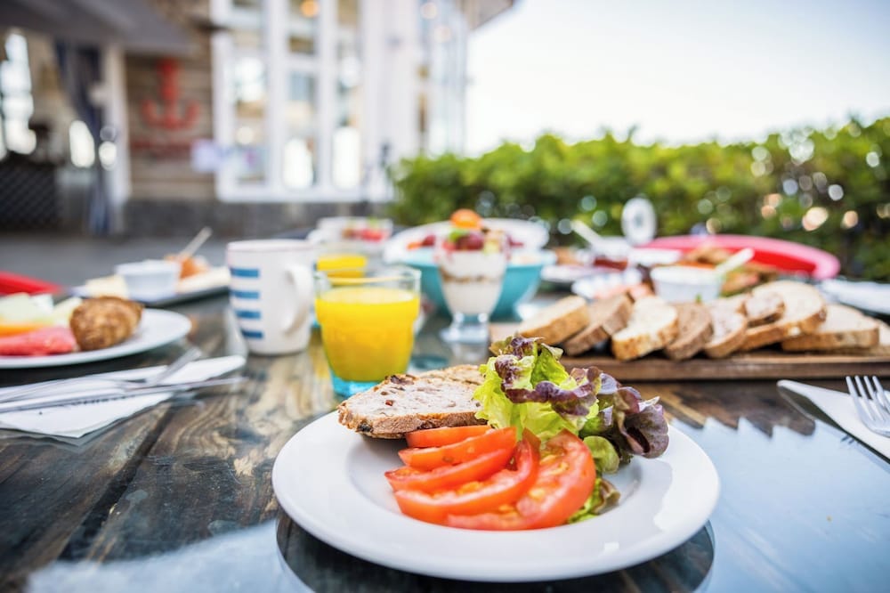 Marina Suites Hotel 55/68
