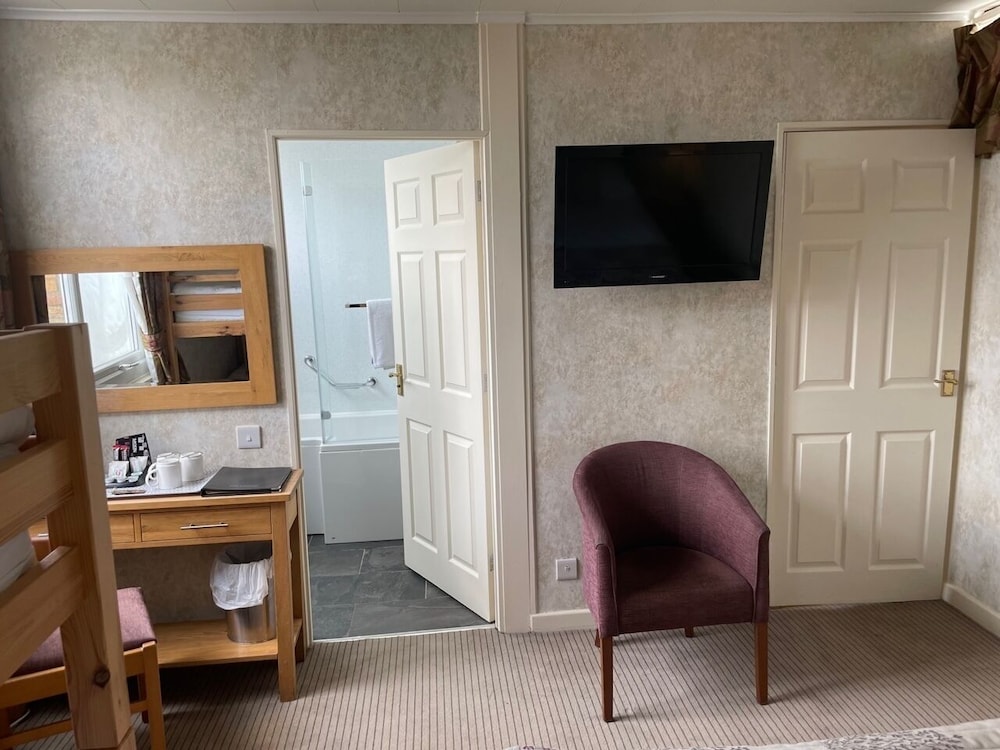 The Dog and Partridge Country Inn 35/50