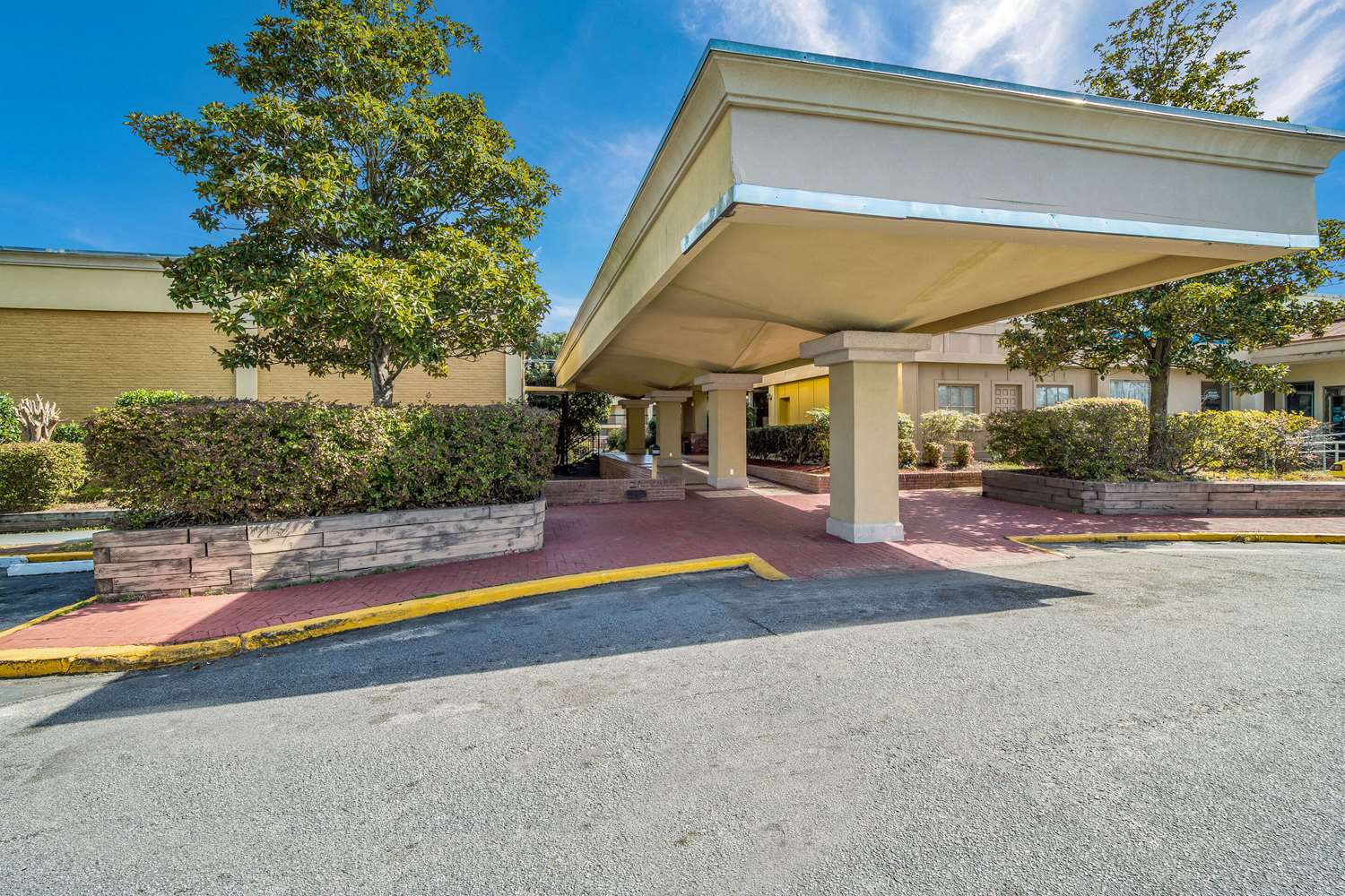 Quality Inn and Suites Conference Center Statesboro Historic District 31/33