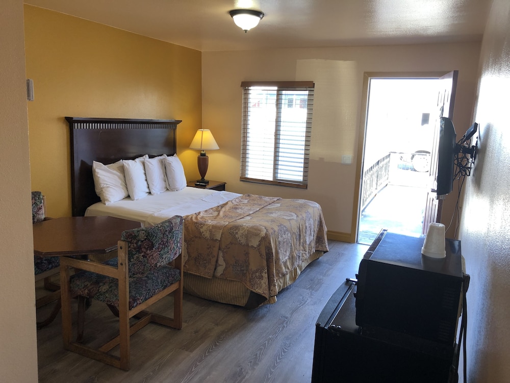STANDARD, QUEEN BED, ACCESSIBLE