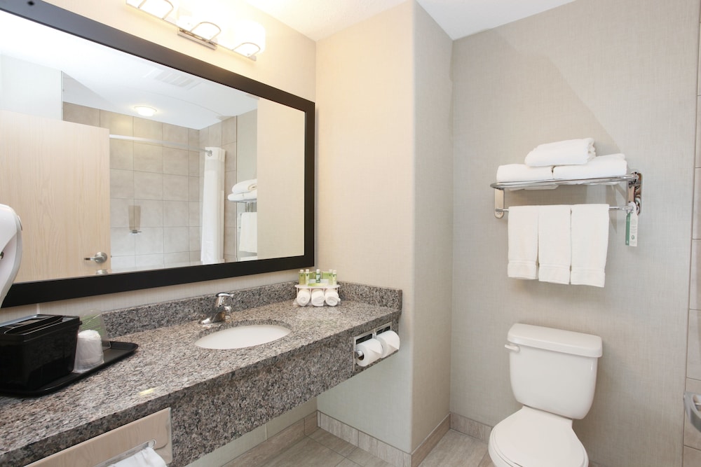 Holiday Inn Express Fort St John 16/70