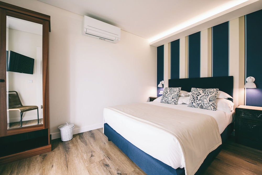 2 Bedrooms, Deluxe, Suite, 2 Trundle Beds, Private Bathroom, Balcony, Kitchenette