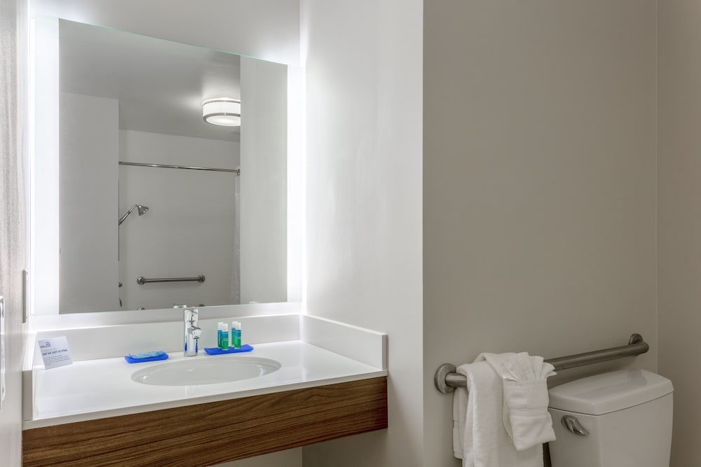 Holiday Inn Express Suites St Louis Chesterfield 13/46