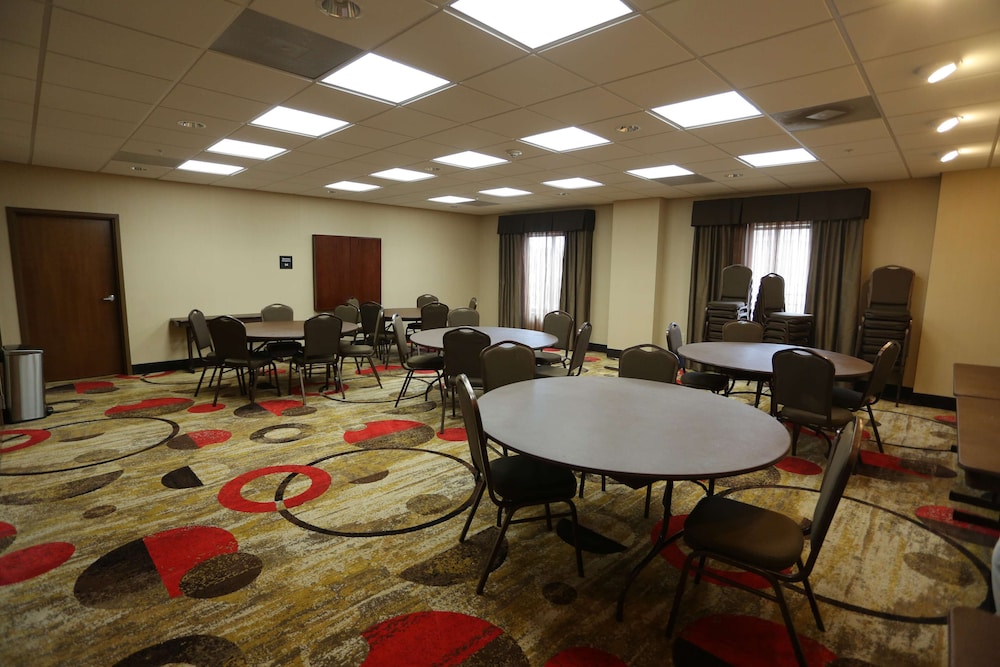 Hampton Inn Atmore 42/52