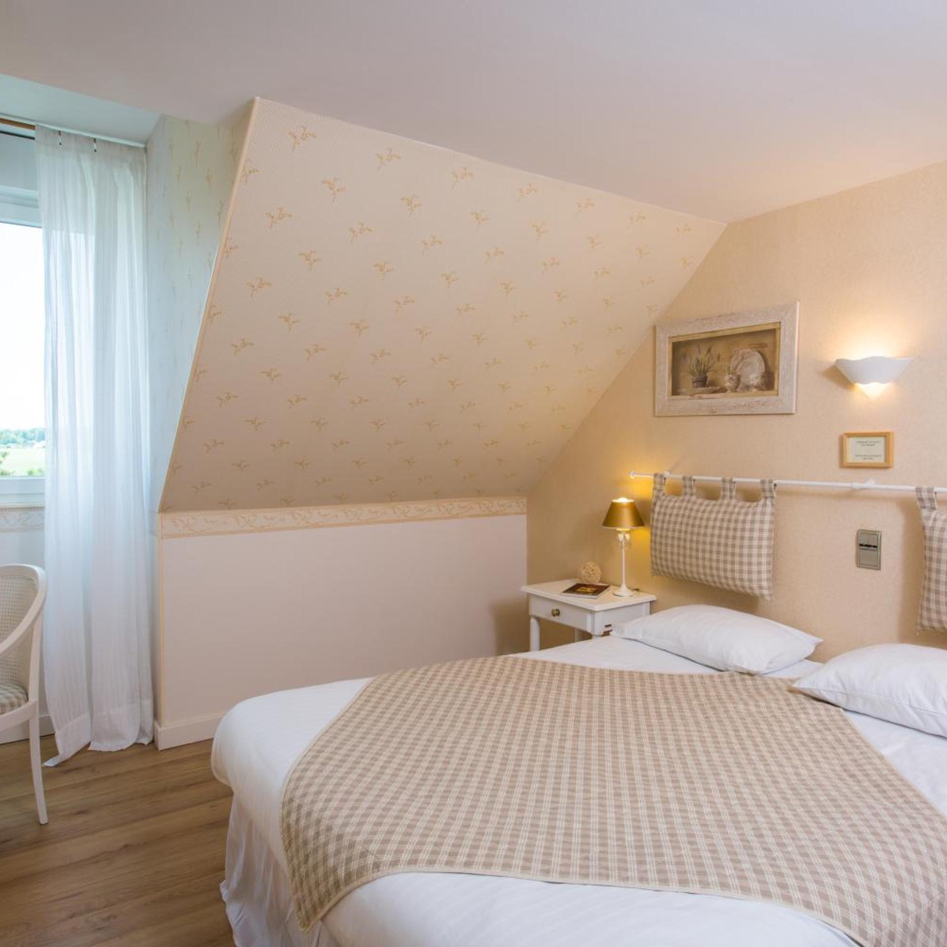 Logis Hotel de la Mere Hamard 8/50