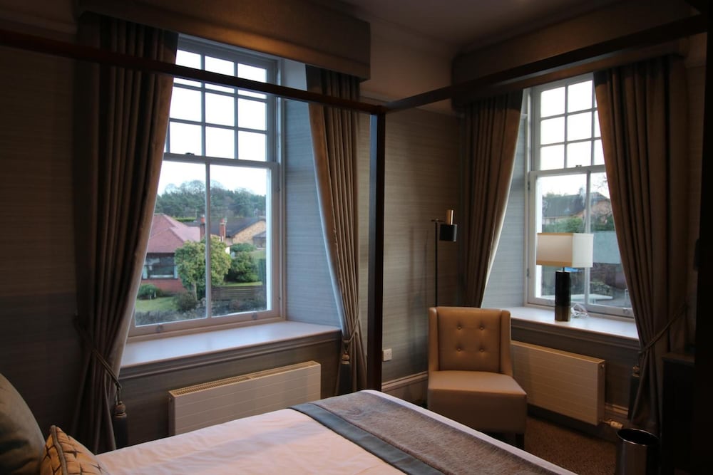 Castlecary House Hotel 27/37