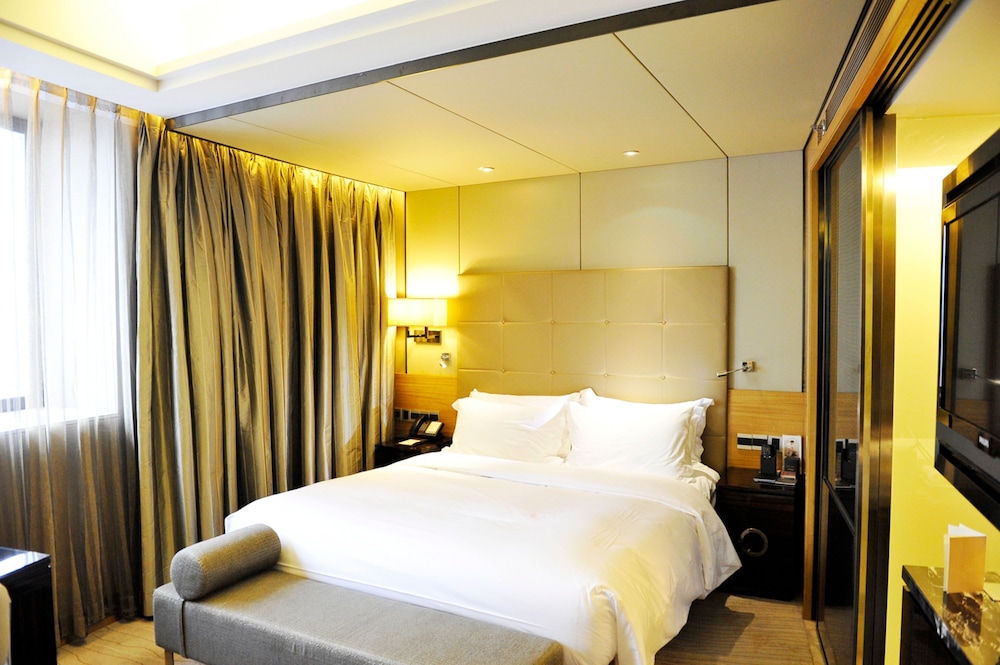 Enlux Hotel (Baotu Quanquan City Plaza) 17/59