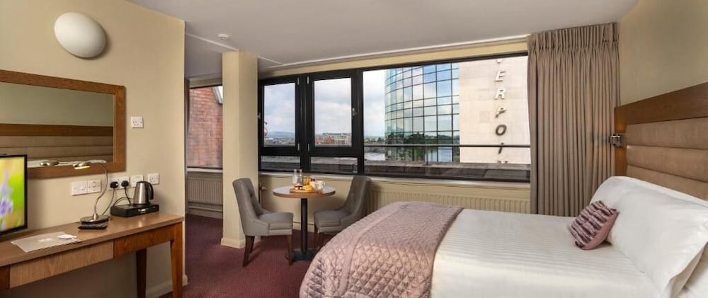 Limerick City Hotel 47/72