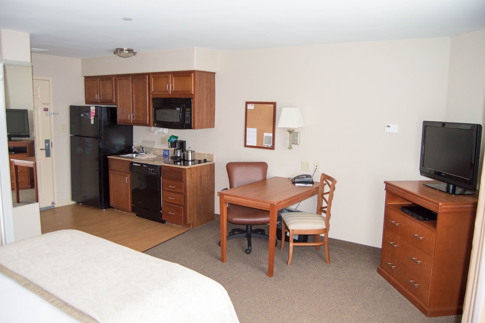 Candlewood Suites Victoria 41/66